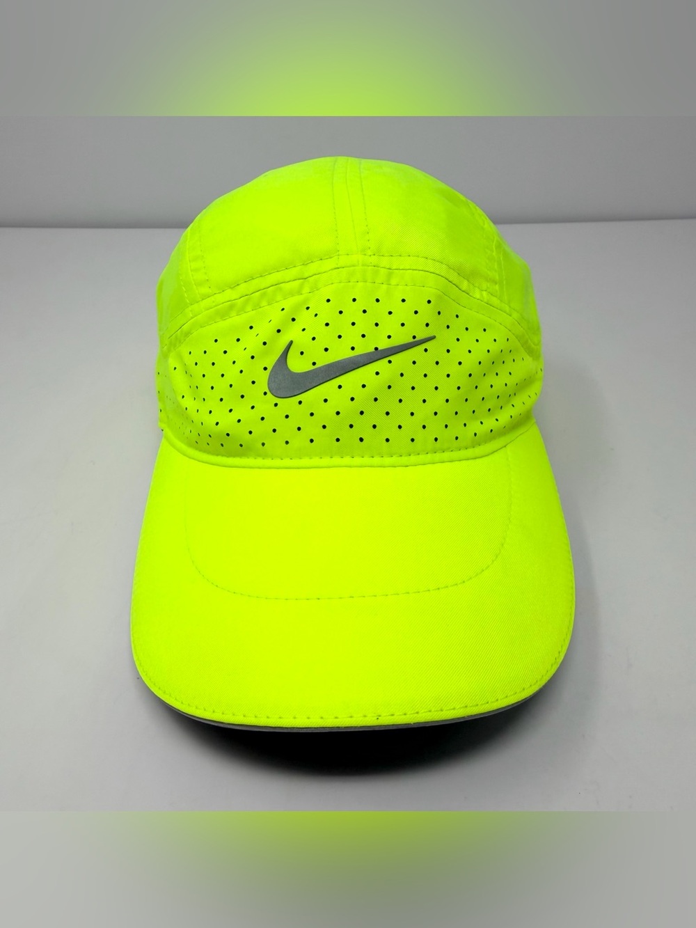 Nike Tailwind Running Hat Cap Volt Neon Yellow Dri Fit ADV Perforated Reflective